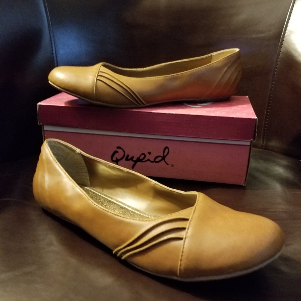 Flat Pair of shoes